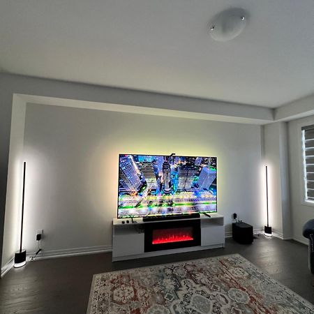 Brand New 4 Bedroom Villa By Hamilton Airport! Exterior foto
