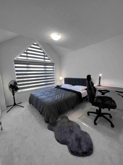 Brand New 4 Bedroom Villa By Hamilton Airport! Exterior foto